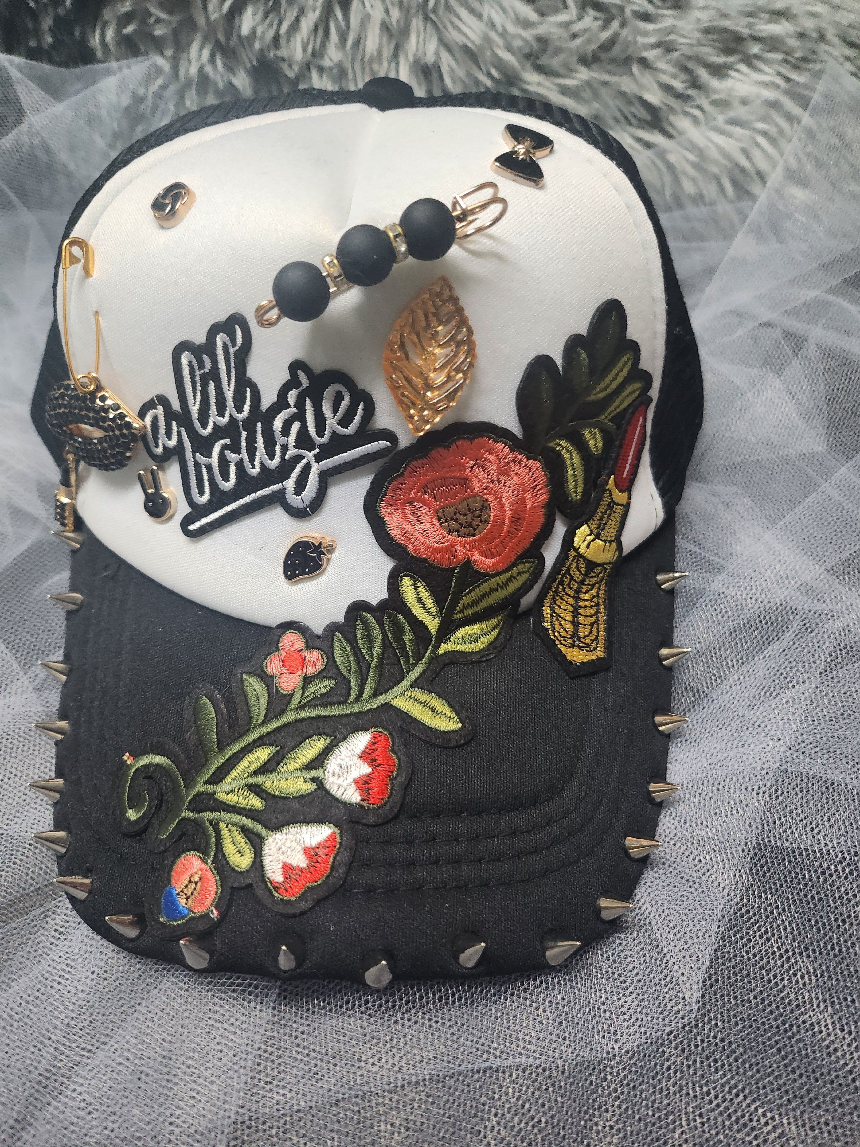 Black and white Trucker Hat w/spikes